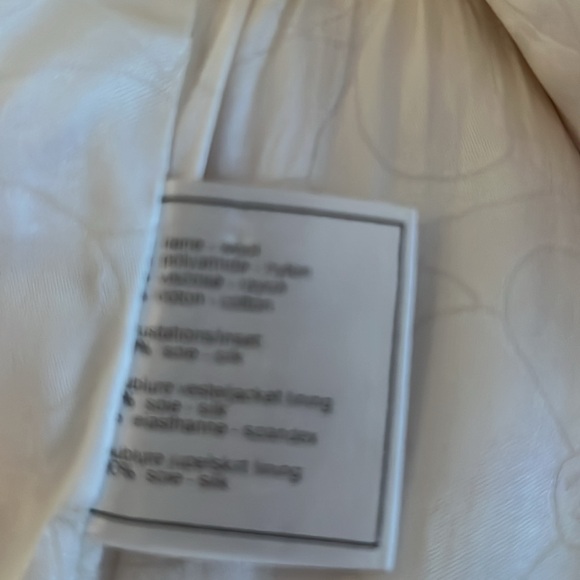 CHANEL cream Coral Jacket with Silk blouse like trim Shirt CC Cufflinks Size 44 - Picture 9 of 14